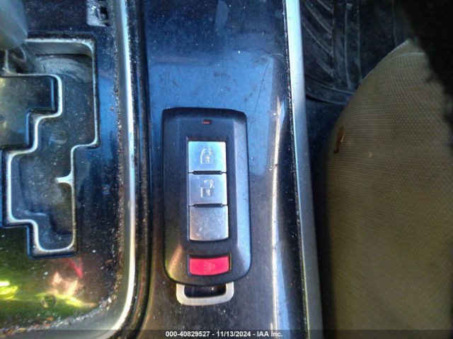JA4AZ3A31HZ003477 Mitsubishi Outlander Se