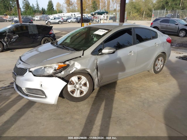 KIA FORTE LX 2016 KNAFK4A6XG5549388 Image 2