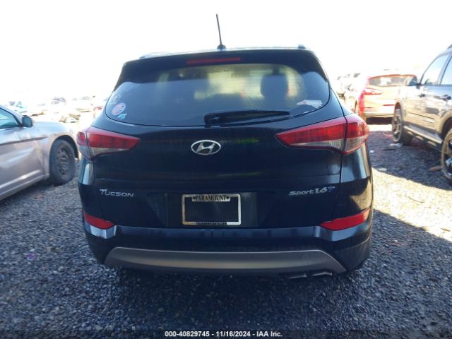 KM8J33A28HU458866 Hyundai Tucson Sport