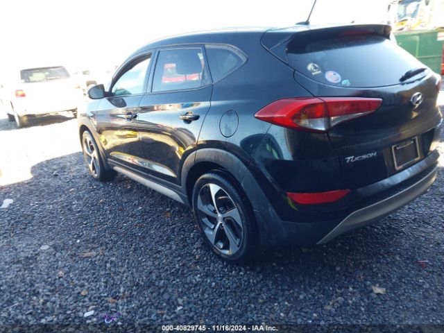 KM8J33A28HU458866 Hyundai Tucson Sport