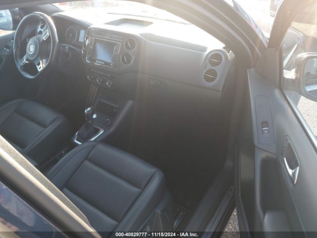 WVGBV7AX2GW609821 Volkswagen Tiguan R-line