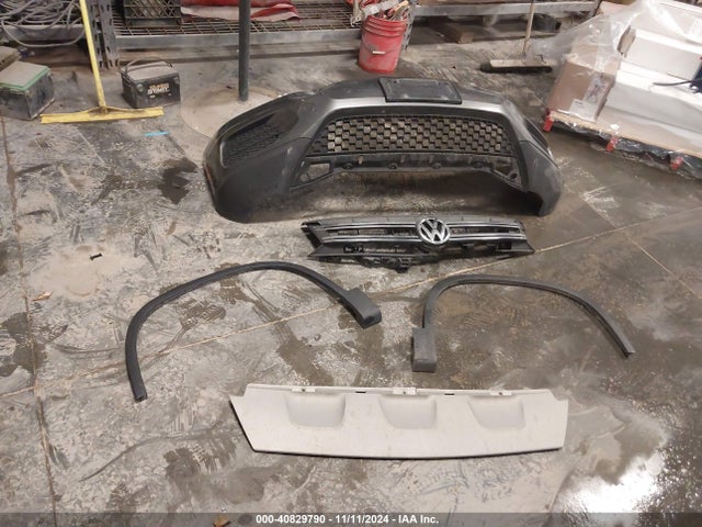WVGBV7AX1FW503844 Volkswagen TIGUAN S
