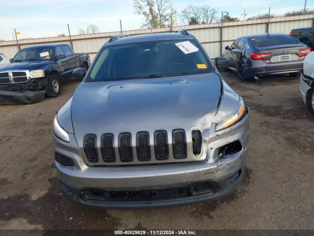 1C4PJLAB5HW660606 Jeep Cherokee Altitude Fwd