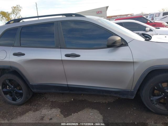 1C4PJLAB5HW660606 Jeep Cherokee Altitude Fwd