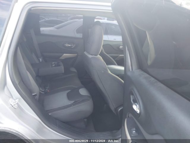 1C4PJLAB5HW660606 Jeep Cherokee Altitude Fwd