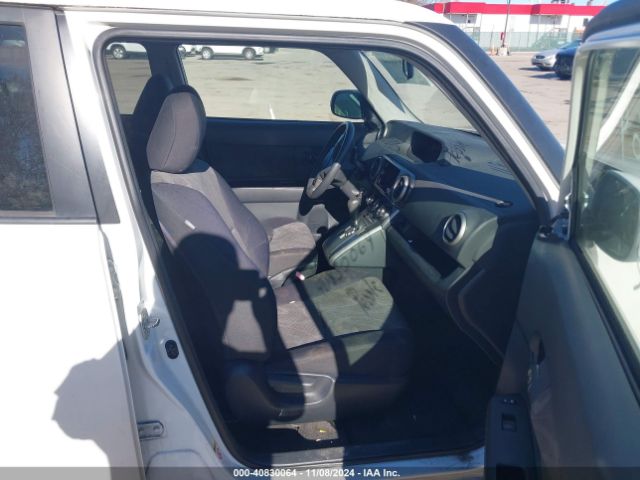 JTLZE4FE7FJ074039 Scion XB