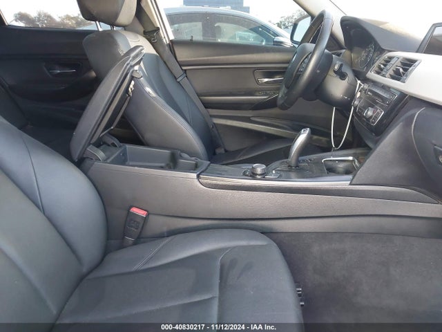 WBA8E1G58HNU14487 BMW 320i
