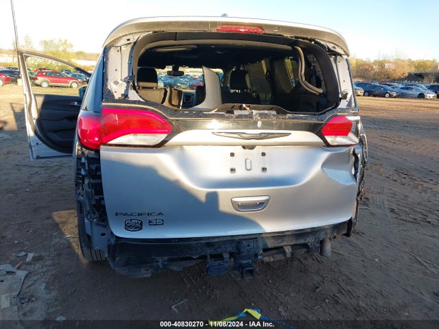 Chrysler Pacifica 35th Anniversary Touring L 2020 2C4RC1BG7LR116983 Image 6