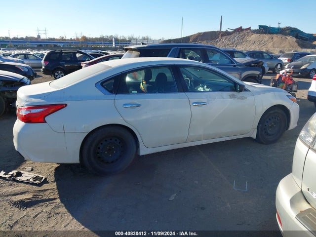 Nissan Altima 2.5 S 2017 1N4AL3AP2HC256181 Image 13