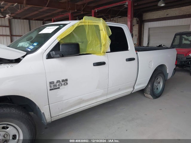 1C6RR7FG5NS139358 RAM 1500 Classic Tradesman  4x4 6'4 Box
