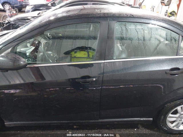 Chevrolet Sonic Rs Auto 2014 1G1JG5SB6E4209683 Image 14