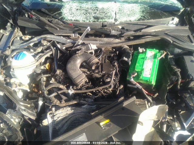 1VWAT7A35GC048631 Volkswagen 1.8t