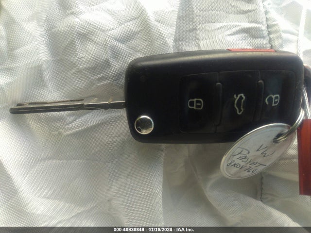 1VWAT7A35GC048631 Volkswagen 1.8t