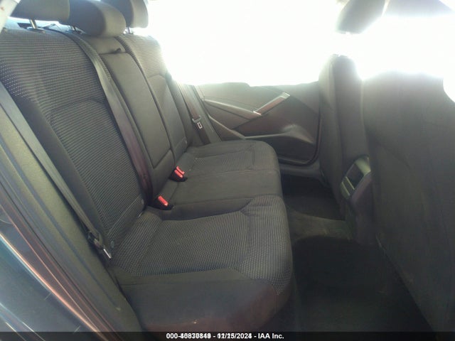 1VWAT7A35GC048631 Volkswagen 1.8t