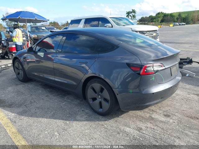 Tesla Model 3 Rear-wheel Drive 2022 5YJ3E1EA2NF250502 Image 3