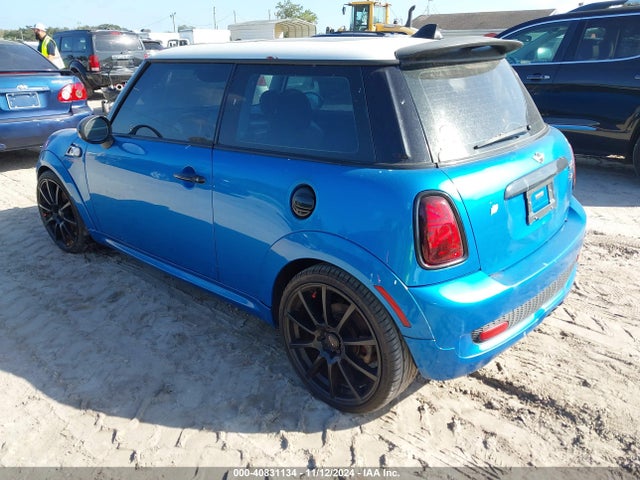 2007 MINI COOPER S WMWMF73517TL83243 Photo 2