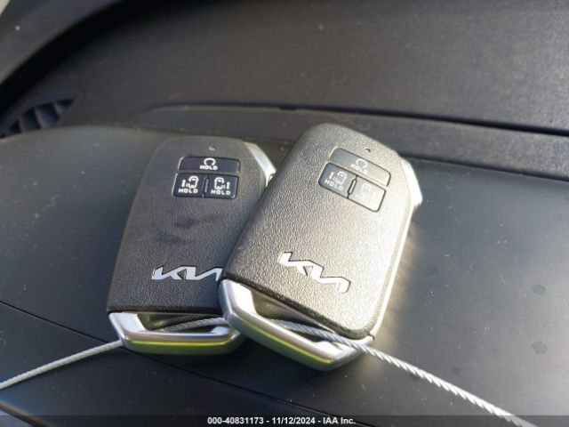 KNDNE5H32P6235140 KIA Carnival Mpv Sx Prestige