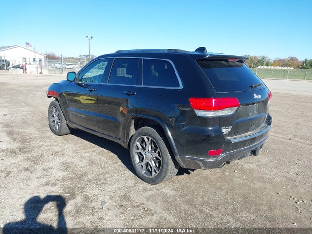 1C4RJFBG6JC120886 Jeep Grand Cherokee Sterling Edition 4x4