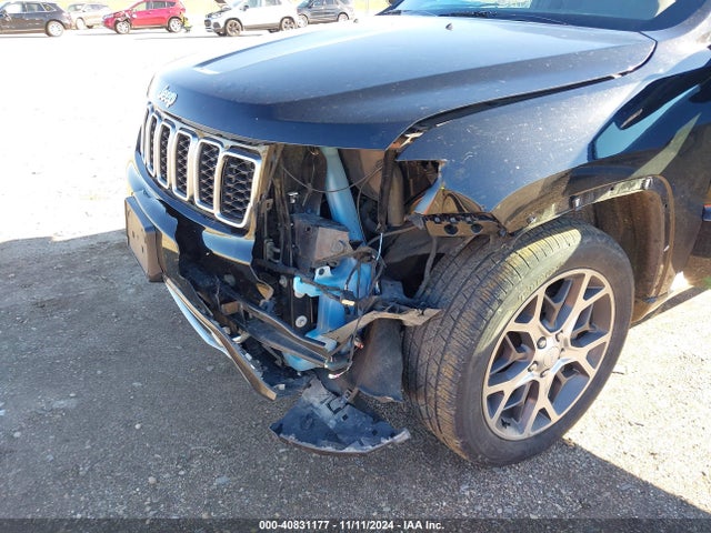 1C4RJFBG6JC120886 Jeep Grand Cherokee Sterling Edition 4x4
