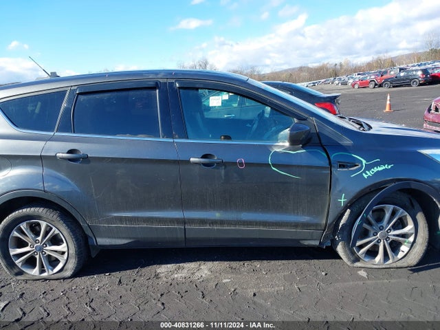 Ford ESCAPE SE 2017 1FMCU9G98HUA51577 Image 13