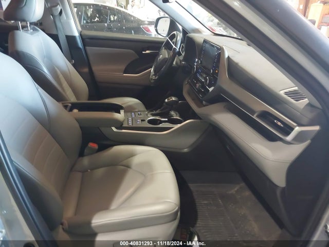 5TDGZRBH0MS147420 Toyota Highlander Xle