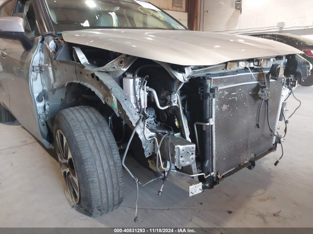 5TDGZRBH0MS147420 Toyota Highlander Xle