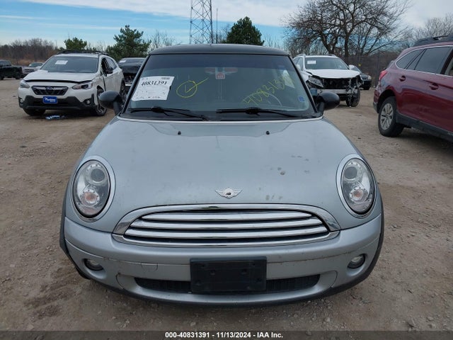 2010 MINI COOPER WMWMF3C55ATZ23743 Photo 5