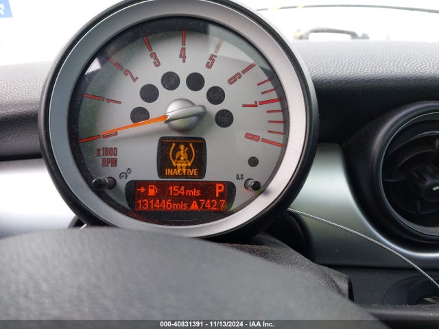 2010 MINI COOPER WMWMF3C55ATZ23743 Photo 6