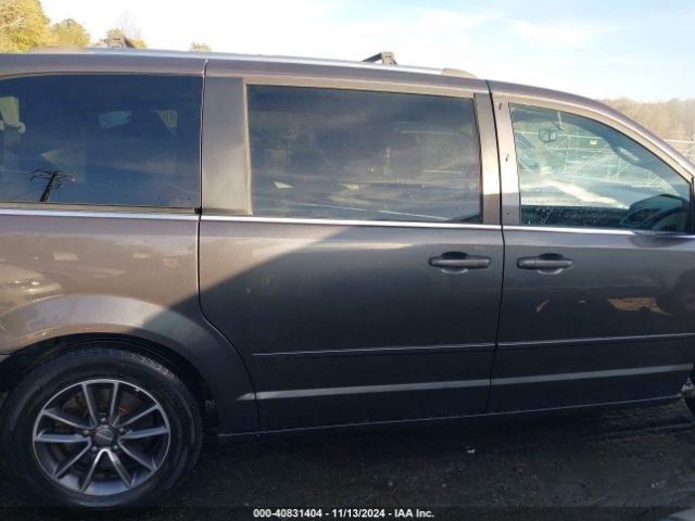 2C4RDGCG3HR813721 Dodge Grand Caravan Sxt
