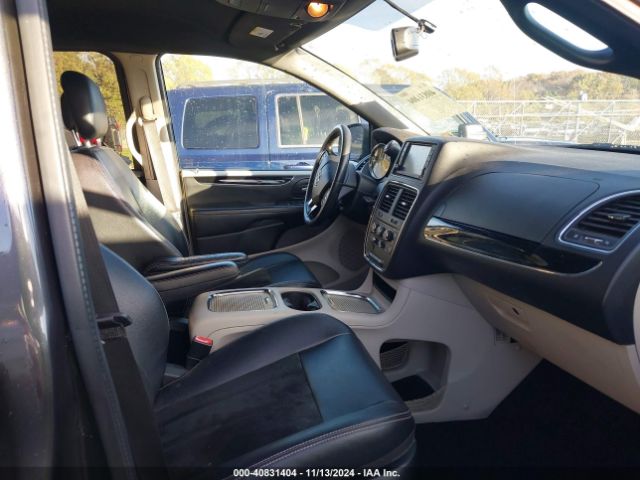 2C4RDGCG3HR813721 Dodge Grand Caravan Sxt