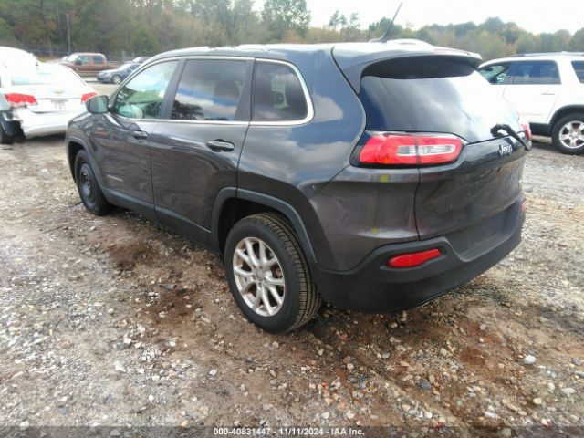 1C4PJLCB3GW158009 Jeep Cherokee Latitude