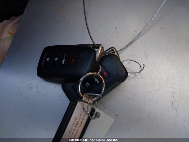 Lexus IS 350 2018 JTHCZ1D29J5015054 Image 11