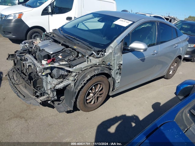 Toyota Prius Two 2018 JTDKBRFU2J3061836 Image 2