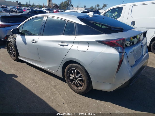 Toyota Prius Two 2018 JTDKBRFU2J3061836 Image 3
