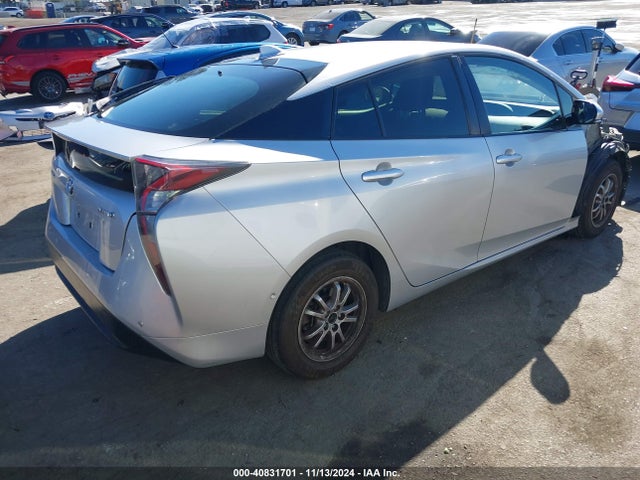 Toyota Prius Two 2018 JTDKBRFU2J3061836 Image 4