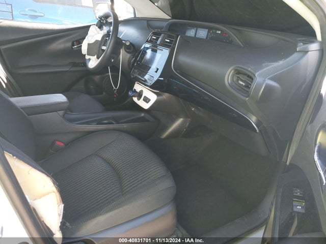 Toyota Prius Two 2018 JTDKBRFU2J3061836 Image 5