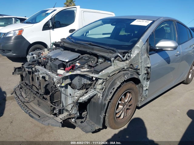 Toyota Prius Two 2018 JTDKBRFU2J3061836 Image 6
