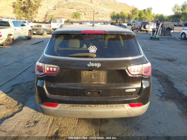 3C4NJCBB5KT743939 Jeep Compass Sun And Wheel Fwd