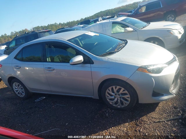 Toyota COROLLA LE 2018 2T1BURHE3JC002415 Image 13