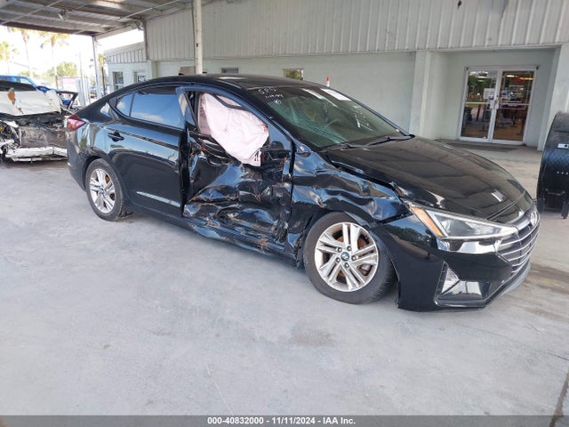 2019 5NPD84LF0KH440338 main image