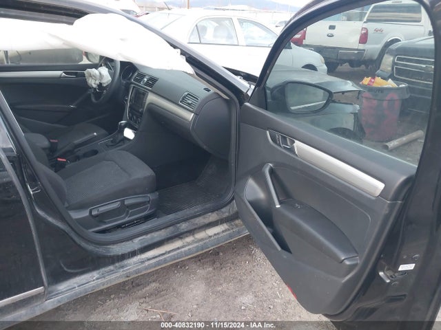 1VWAT7A32GC043774 Volkswagen Passat 1.8t S
