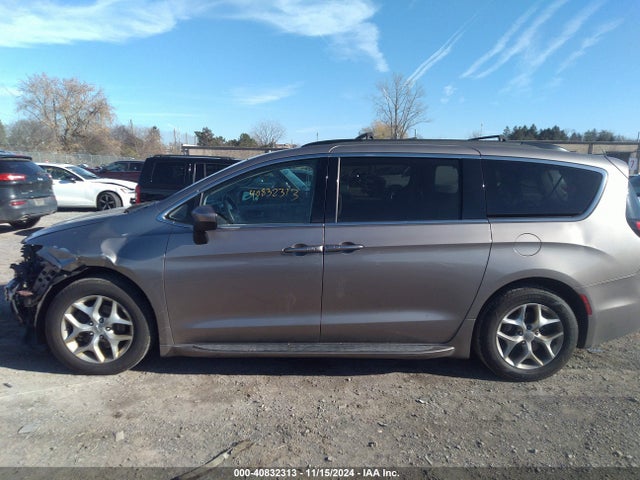 Chrysler Pacifica Touring Plus 2017 2C4RC1BG2HR785251 Image 14