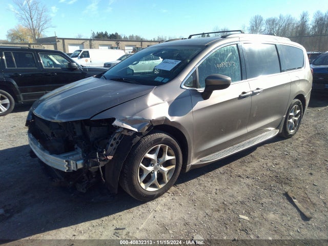 2C4RC1BG2HR785251 Chrysler Pacifica Touring Plus