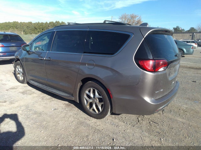 Chrysler Pacifica Touring Plus 2017 2C4RC1BG2HR785251 Image 3