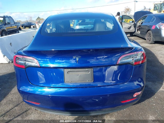 Tesla Model 3 Long Range/mid Range 2018 5YJ3E1EA1JF043156 Image 16