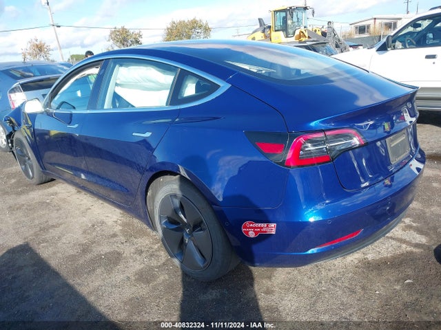 Tesla Model 3 Long Range/mid Range 2018 5YJ3E1EA1JF043156 Image 3