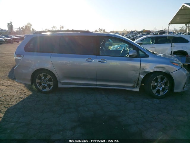Toyota Sienna Se 8 Passenger 2018 5TDXZ3DC7JS964815 Image 13