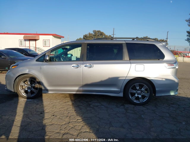 Toyota Sienna Se 8 Passenger 2018 5TDXZ3DC7JS964815 Image 14