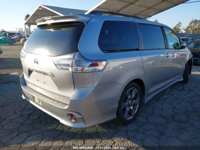Toyota Sienna Se 8 Passenger 2018 5TDXZ3DC7JS964815 Image 4
