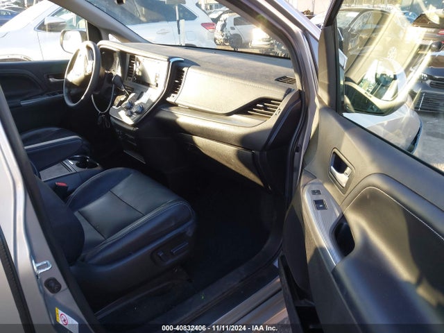 Toyota Sienna Se 8 Passenger 2018 5TDXZ3DC7JS964815 Image 5